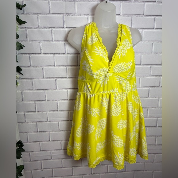 Torrid Pineapple Print Swimdress - Size 2 Plus size
( 2X Size) - Picture 4 of 12